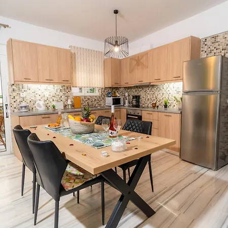 Ilias Seaside House Апартаменты Ретимно