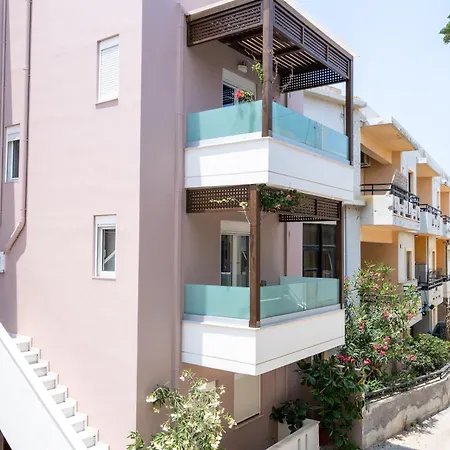Daire Ilias House *